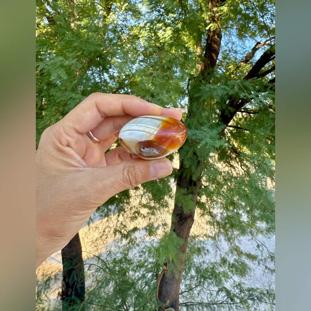 Carnelian Palmstone - Picture 2 of 5